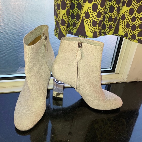 Pollini Designer Booties Soft White Leather See-Thru/Faux Marble Heels•|• Boots - Picture 6 of 9